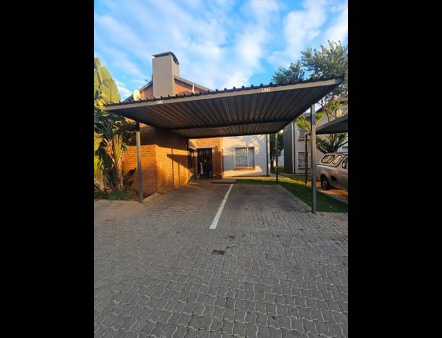 2 BEDROOM TOWNHOUSE FOR SALE IN BIRCH ACRES